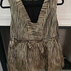 Tuckernuck metallic top~perfect for the holidays with a black skirt or jeans!